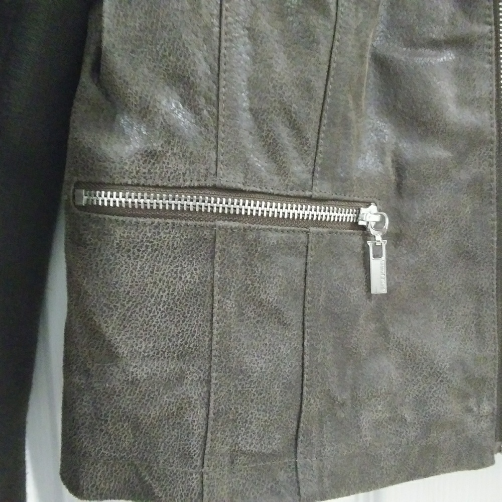 Wilsons Leather Jacket Sz. (M) - Picture 3 of 8